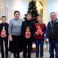 Администрация в рамках благотворительной акции "Наши дети" поздравили всех детей работников предприятия
