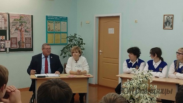 Директор РСУП «Олекшицы» Павлюкевич Валерий Эдуардович принял участие в заседании «Школы Активного Гражданина» в Макаровской средней школе.