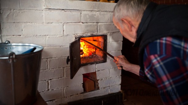 Согреться, а не сгореть! Как правильно топить печь в морозы.