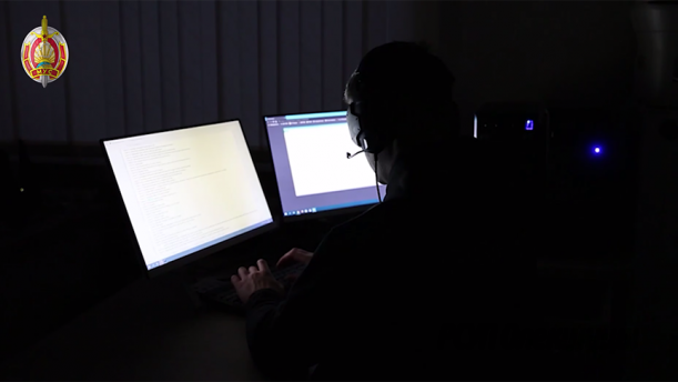 Генерируют фото, видео и голос. МВД предупреждает о новых приемах кибермошенников с использованием ИИ.