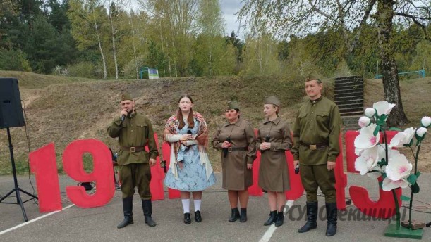 Выступления фронтовой агитбригады.