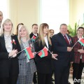 С уважением к государственным символам!