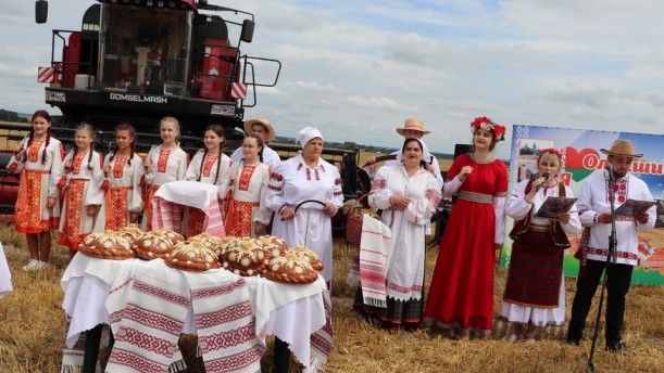 В РСУП «Олекшицы» провели народный обряд «Зажинки».