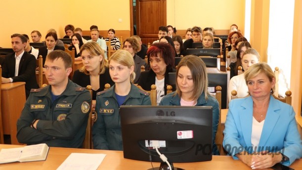 Молодежь РСУП "Олекшицы" приняла участие в заседании дискуссионного клуба для работающей молодежи "Голос молодых".