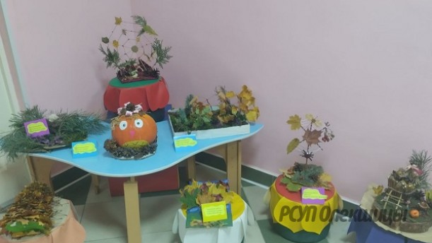 НАШИ ДЕТИ. Выставка «Осеннее очарование» украсила Олекшицкий детский сад.